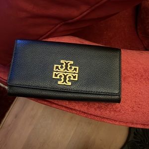 TORY BURCH BRITTEN Wallet (without wristlet strap)